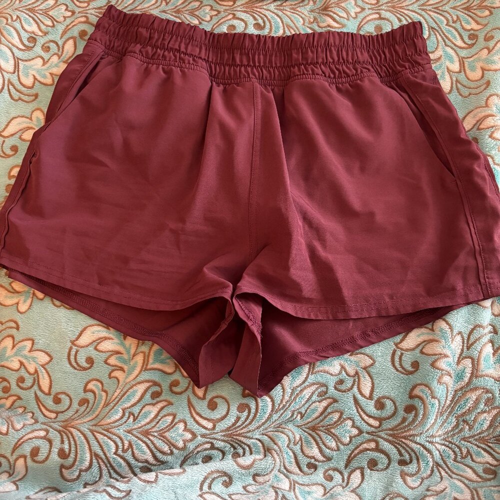 90 Degree by Reflex Maroon Athletic Shorts – Comfy & Stretchy!